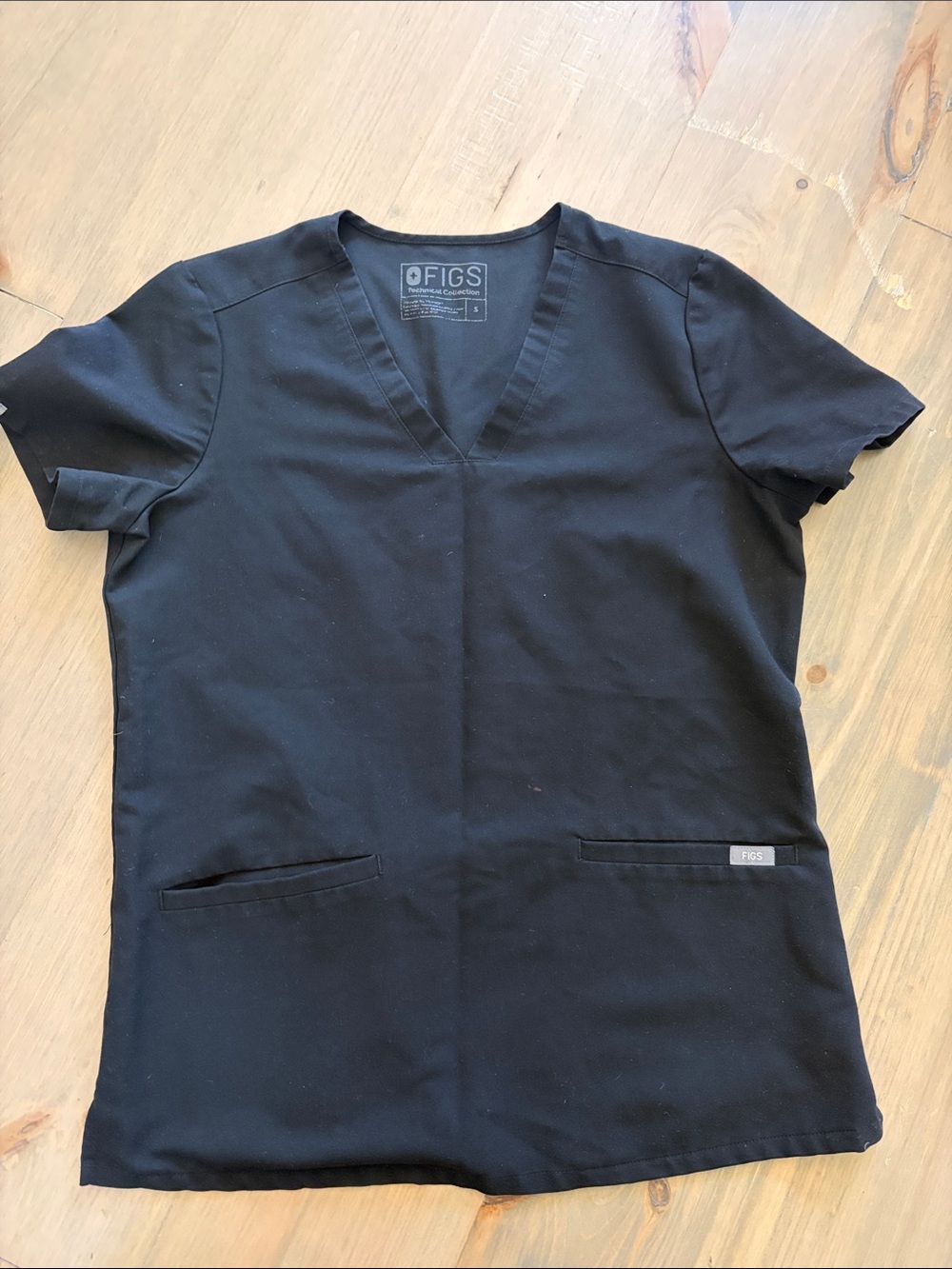 Figs Black Technical Collection V-Neck Top Women’s Small